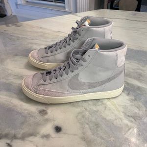 gray nike blazers size 9/10.5